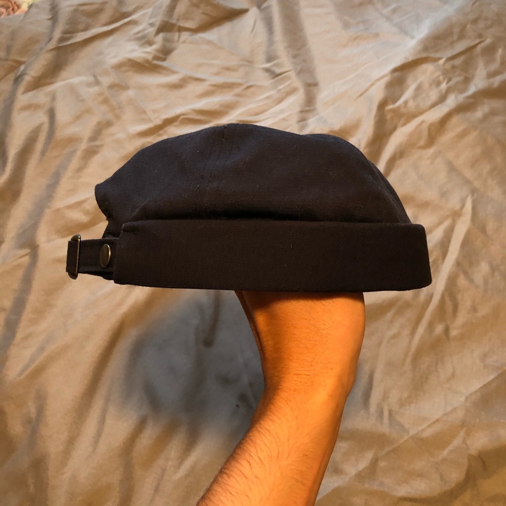 Brimless cap
